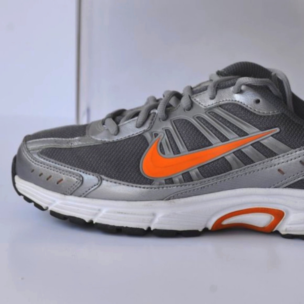 Size 8.5 - Nike Dart 8 Women's Gray Orange Running Athletic Shoes 396050-007 - Picture 2 of 6